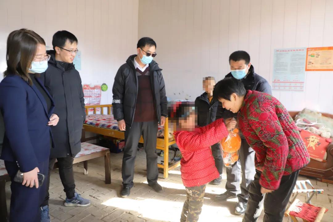 一處小屋 無限希望—團(tuán)區(qū)委攜手長田實業(yè)到捐建“希望小屋”走訪慰問