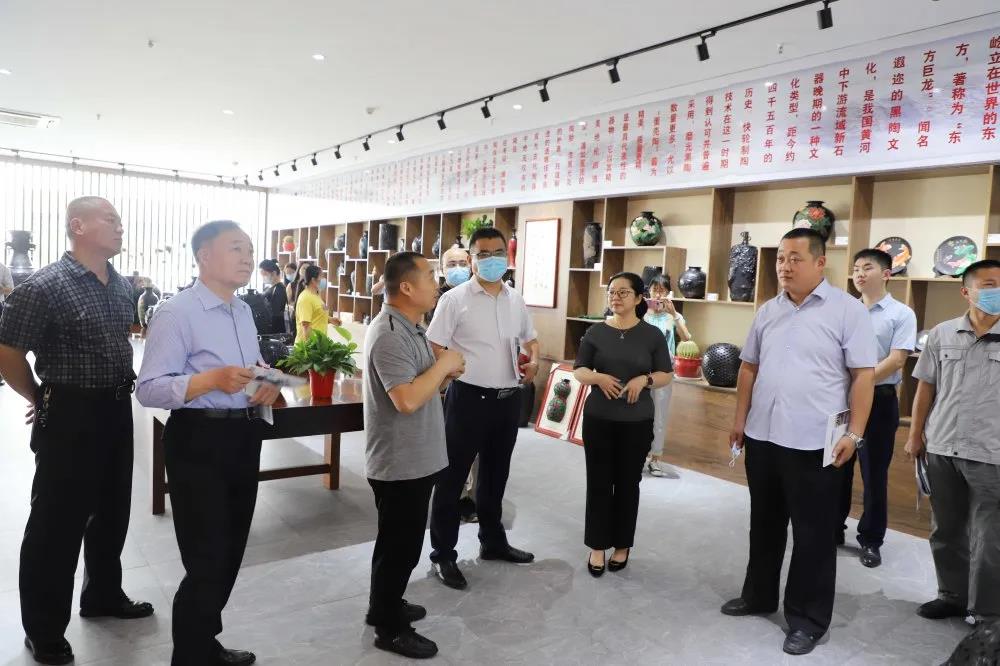 黨建聯(lián)盟聚合力 同心互聯(lián)促發(fā)展 ——濟(jì)北開發(fā)區(qū)服務(wù)類黨建聯(lián)盟企業(yè)見(jiàn)面會(huì)在長(zhǎng)田實(shí)業(yè)舉行