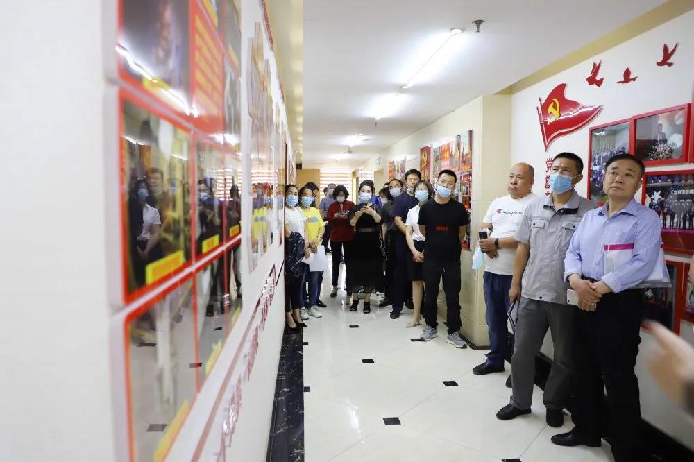 黨建聯(lián)盟聚合力 同心互聯(lián)促發(fā)展 ——濟(jì)北開發(fā)區(qū)服務(wù)類黨建聯(lián)盟企業(yè)見(jiàn)面會(huì)在長(zhǎng)田實(shí)業(yè)舉行